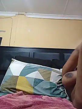 JuicyMilkyTizzy online show from May 23, 1:43 pm
