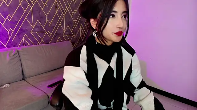 Tahara Romanov online show from May 5, 3:15 pm