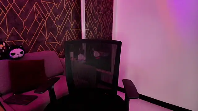 Tahara Romanov online show from October 18, 8:33 pm