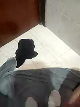 Snapshot of enoc369 chatting on November 10, 8:19 am enoc369 online show from November 10, 8:19 am