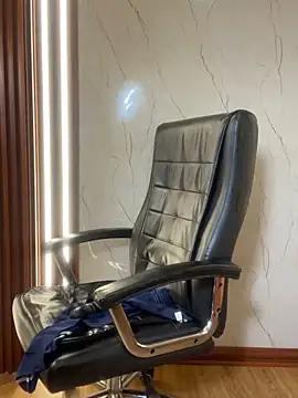 Snapshot of PinkyMoon chatting on November 28, 5:40 am PinkyMoon online show from November 28, 5:40 am