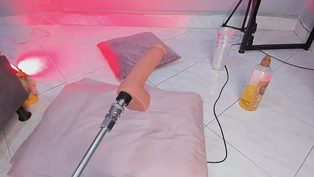 Melissa 23  online show from January 5, 8:12 pm