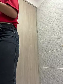 ElectraRhodes1 online show from February 1, 5:00 pm