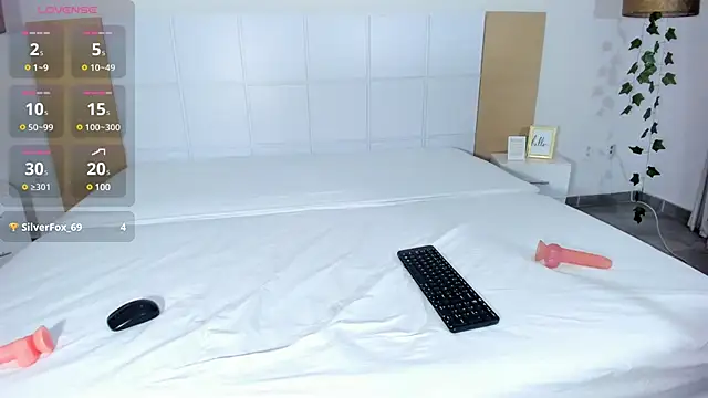 ElectraRhodes1 online show from March 21, 11:12 pm