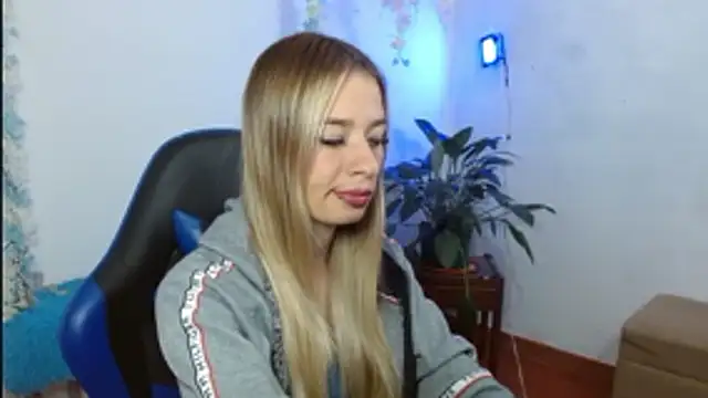 hannah 026 online show from November 11, 3:34 am