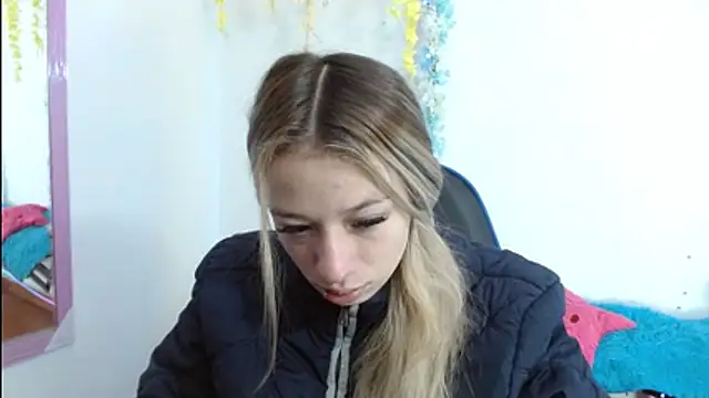 hannah 026 online show from November 6, 10:30 am