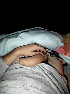 Snapshot of Cazzettostorto99 chatting on November 17, 10:25 pm Cazzettostorto99 online show from November 17, 10:25 pm