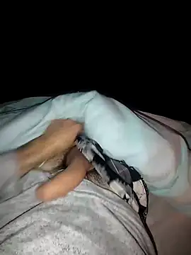 Snapshot of Cazzettostorto99 chatting on November 4, 10:35 pm Cazzettostorto99 online show from November 4, 10:35 pm