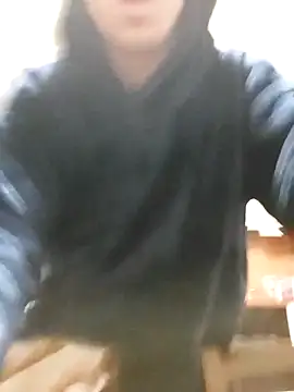 Cazzettostorto99 online show from March 18, 8:10 pm