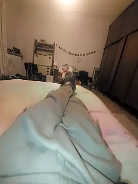 Snapshot of Cazzettostorto99 chatting on February 5, 6:15 pm Cazzettostorto99 online show from February 5, 6:15 pm