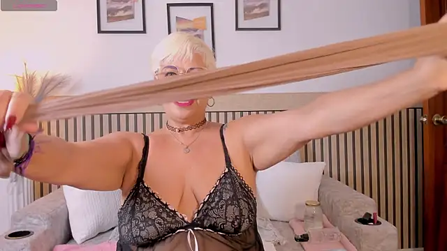 Lucy Milf 68 online show from April 1, 10:49 am