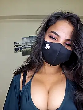 Snapshot of Noor-Bold chatting on November 23, 5:56 pm Noor-Bold online show from November 23, 5:56 pm