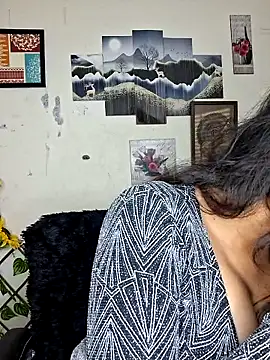 Snapshot of Noor-Bold chatting on February 19, 1:57 am Noor-Bold online show from February 19, 1:57 am