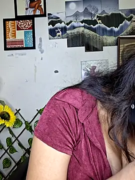 Snapshot of Noor-Bold chatting on February 6, 3:35 am Noor-Bold online show from February 6, 3:35 am