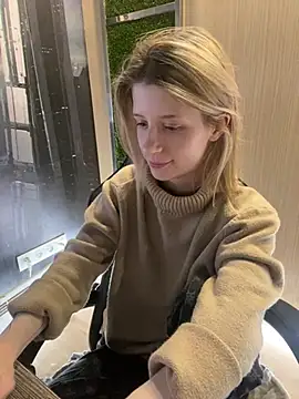 amorearte m online show from March 11, 9:48 pm