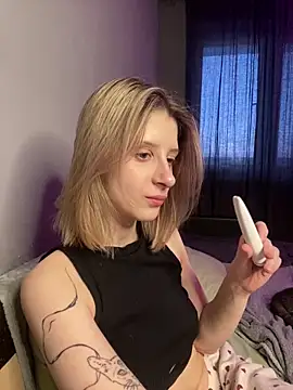 amorearte m online show from March 9, 4:27 am