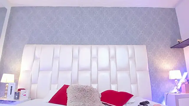 Snapshot of ArianaaGrace chatting on September 27, 7:31 pm ArianaaGrace online show from September 27, 7:31 pm