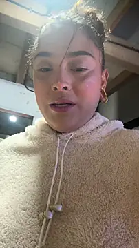 LiraSonnett online show from December 5, 9:12 pm