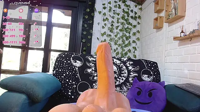 LiraSonnett online show from October 29, 9:36 pm