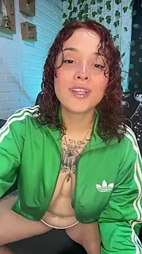 LiraSonnett online show from December 14, 9:09 pm