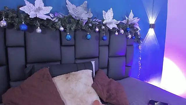 DANESKA HILLER online show from December 5, 7:34 pm