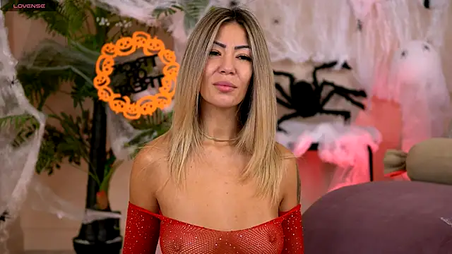 SophiaPotts online show from October 31, 4:20 am