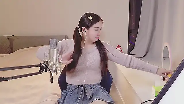 Snapshot of xixi_888 chatting on March 2, 11:19 am xixi 888 online show from March 2, 11:19 am