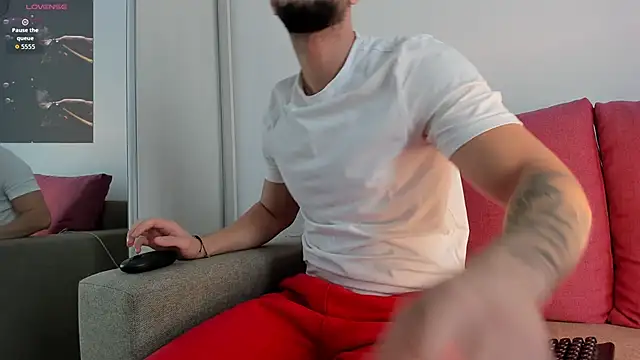 Snapshot of nicholasX1 chatting on October 1, 8:19 am nicholasX1 online show from October 1, 8:19 am