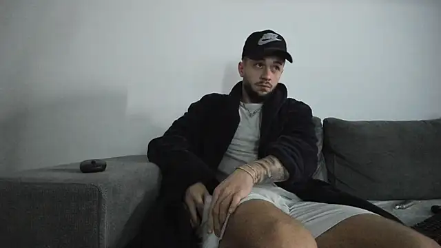 Snapshot of nicholasX1 chatting on March 23, 5:32 am nicholasX1 online show from March 23, 5:32 am