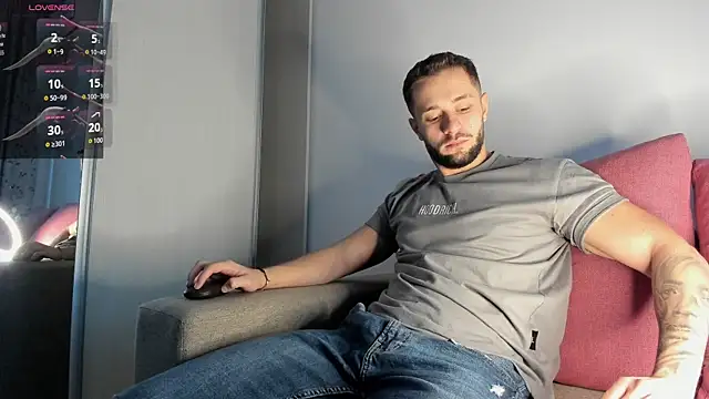 Snapshot of nicholasX1 chatting on September 29, 4:41 am nicholasX1 online show from September 29, 4:41 am