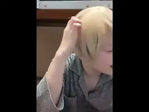 Snapshot of mgnhiroyuki chatting on November 10, 8:41 am mgnhiroyuki online show from November 10, 8:41 am