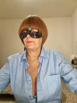 Snapshot of Gattina74 chatting on October 14, 6:41 pm Gattina74 online show from October 14, 6:41 pm