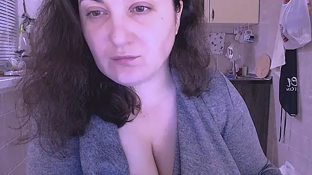 Snapshot of SoftLia chatting on October 10, 11:49 pm SoftLia online show from October 10, 11:49 pm