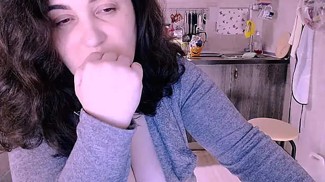 Snapshot of SoftLia chatting on October 30, 1:15 am SoftLia online show from October 30, 1:15 am