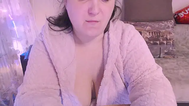 Snapshot of SoftLia chatting on March 3, 3:22 pm SoftLia online show from March 3, 3:22 pm