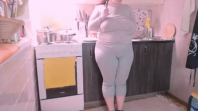 Snapshot of SoftLia chatting on February 26, 7:32 pm SoftLia online show from February 26, 7:32 pm