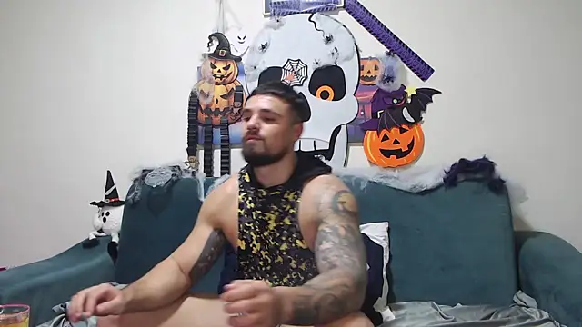 Tiberius hunk online show from November 4, 9:07 pm