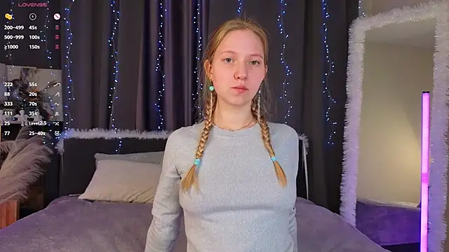 ChelseaBooton online show from January 6, 1:04 pm