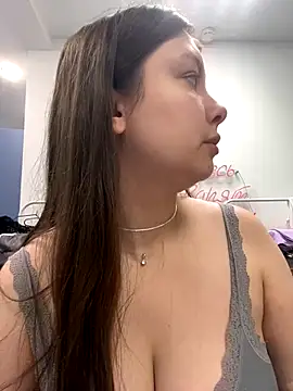 Snapshot of HannaJohnson chatting on October 5, 6:37 am HannaJohnson online show from October 5, 6:37 am