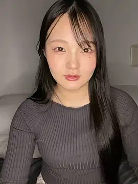 MinaKubo online show from April 4, 1:50 pm