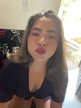 lunaxxx 69 online show from January 7, 9:20 pm