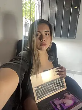 lunaxxx 69 online show from November 21, 9:25 pm