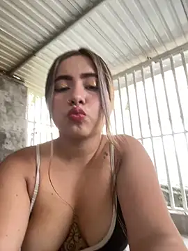 lunaxxx 69 online show from March 18, 9:15 pm