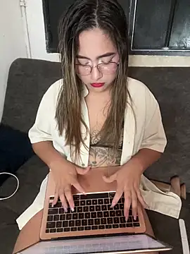 lunaxxx 69 online show from February 20, 9:06 pm