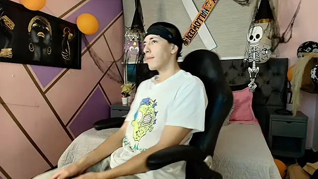 Snapshot of Andrew_Wolff chatting on October 30, 3:38 am Andrew Wolff online show from October 30, 3:38 am