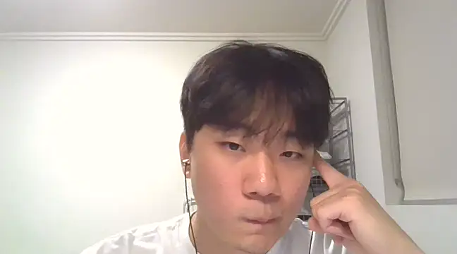 Snapshot of sdamvo2 chatting on March 3, 1:45 pm sdamvo2 online show from March 3, 1:45 pm