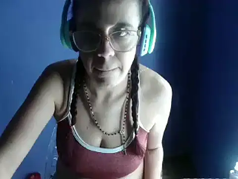 Snapshot of luli_angel chatting on March 9, 2:29 am luli angel online show from March 9, 2:29 am
