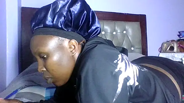 Snapshot of Squirt_Goddesss chatting on June 26, 6:25 pm Squirt Goddesss online show from June 26, 6:25 pm