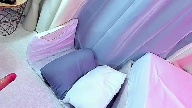 im hanna1 online show from December 4, 12:15 pm