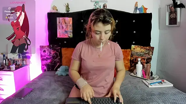 young jung online show from November 12, 8:56 pm